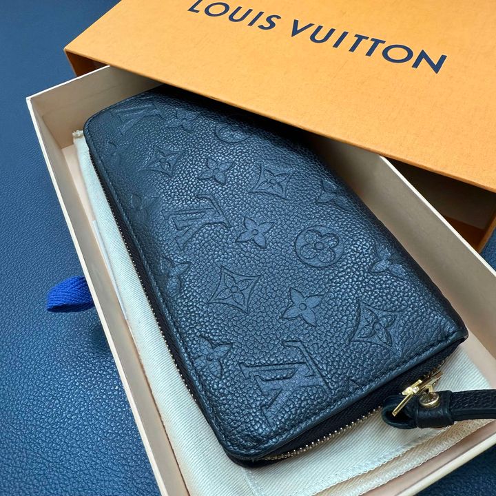 台中Louis Vuitton 拉鍊錢包